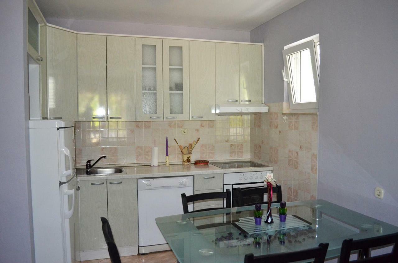 Anton Apartment