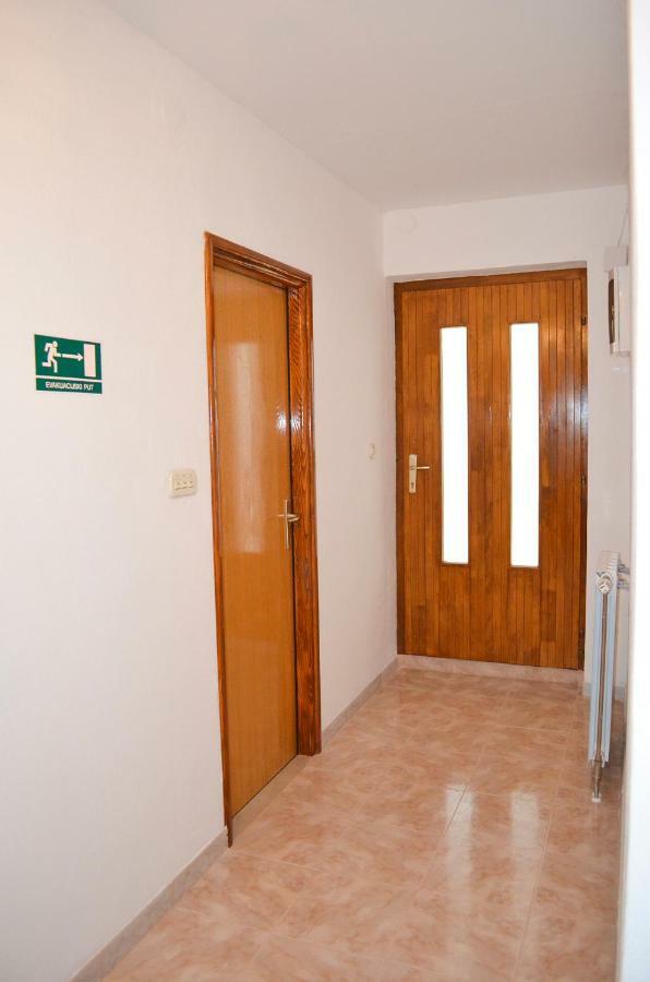 Anton Apartment *