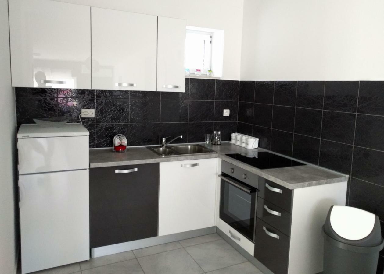 Anton Apartment *