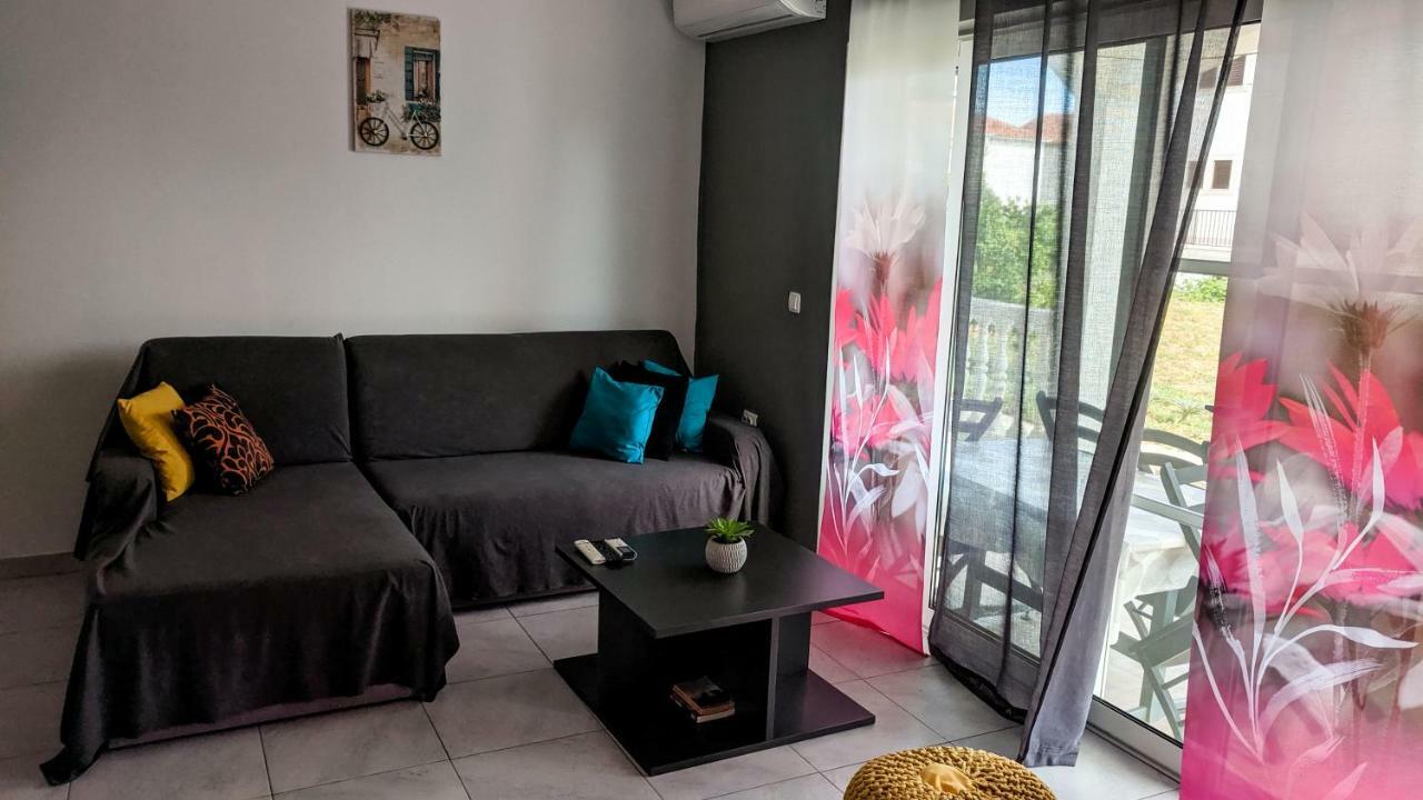 Anton Apartment *